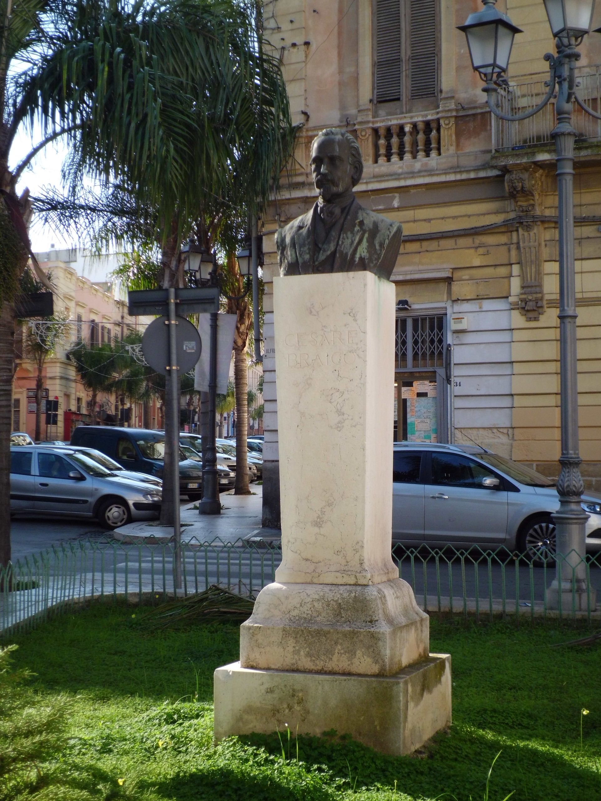 Monumento Cesare Braico.JPG